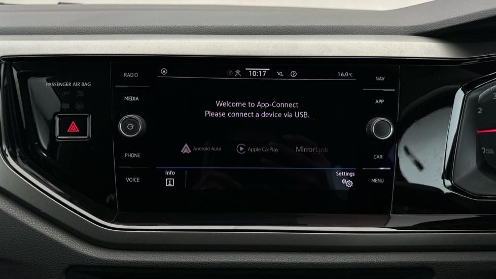 Apple Car Play & Android Auto