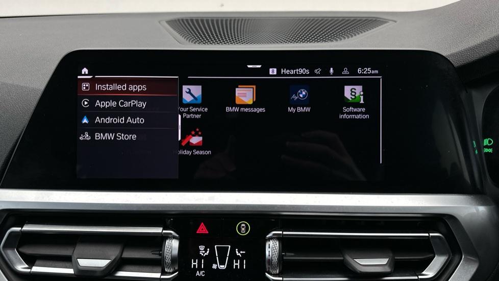 Apple Car Play & Android Auto