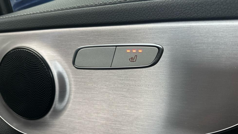 Heated Seats 