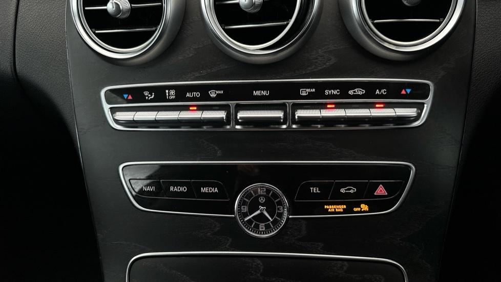 Air Conditioning /Dual Climate Control 