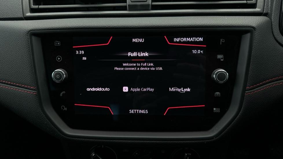 Apple Car Play & Android Auto