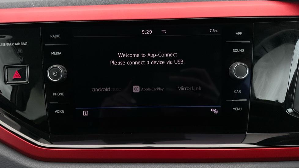 Apple Car Play & Android Auto