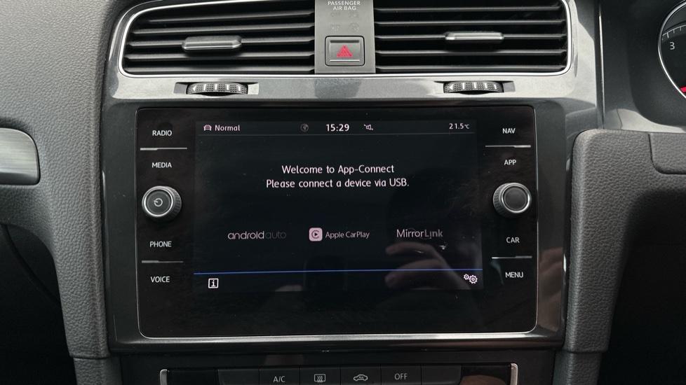 Apple Car Play & Android Auto