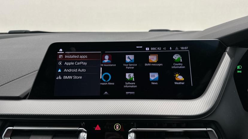 Apple CarPlay/Android Auto 