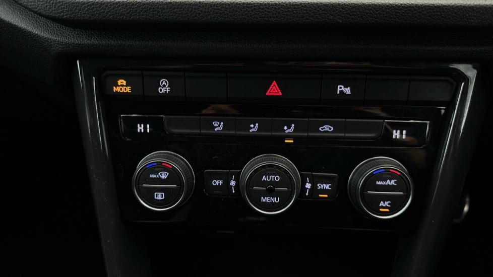 Air Conditioning /Dual Climate Control /Auto Stop/Start 