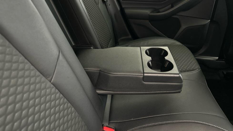 Rear Armrest/ Cup Holder