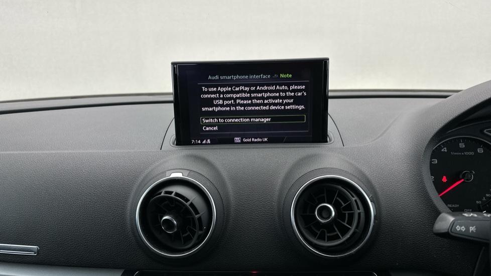 Apple Car Play & Android Auto