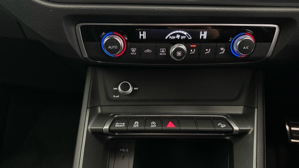 Auto Stop/Start /Air Conditioning /Dual Climate Control 