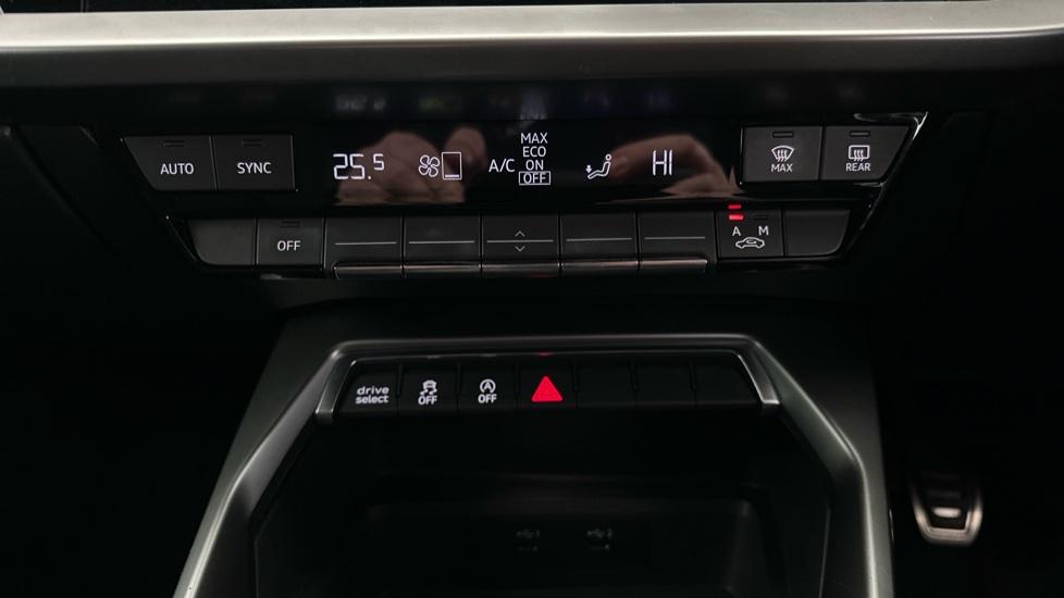 Dual Climate Control / Air Conditioning / Auto Stop/Start