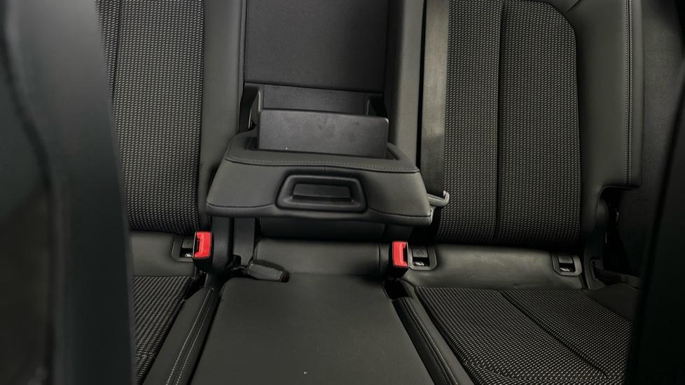 Rear Armrest/ Cup Holder