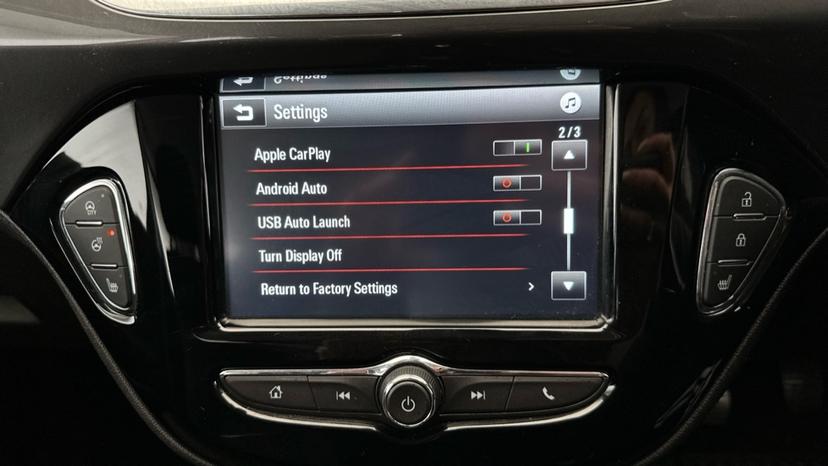 Apple CarPlay/Android Auto 