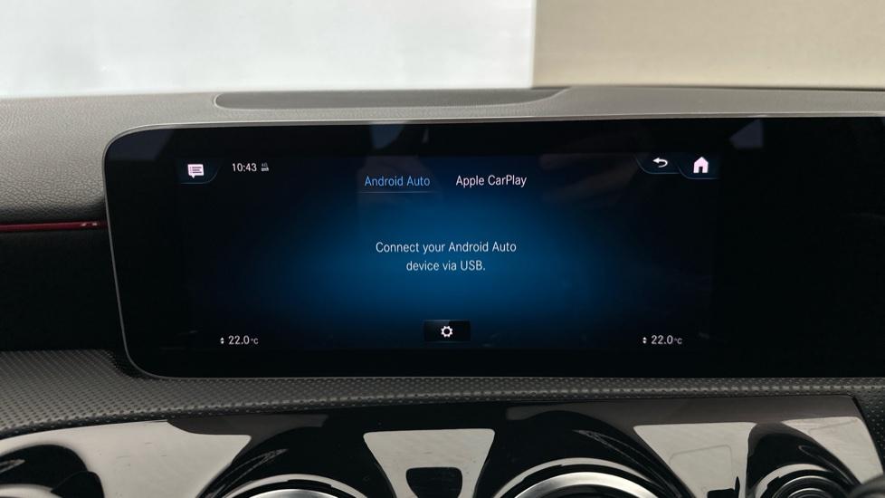 Apple CarPlay/Android Auto 