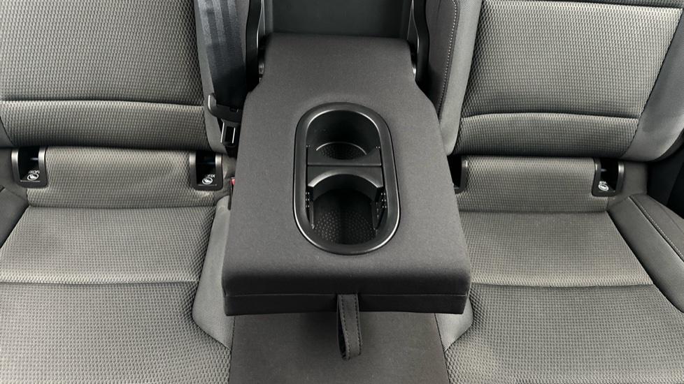 Rear Armrest/ Cup Holder