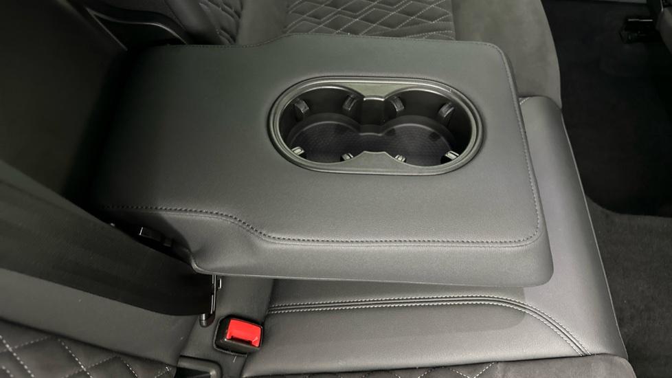 Rear Armrest/ Cup Holder