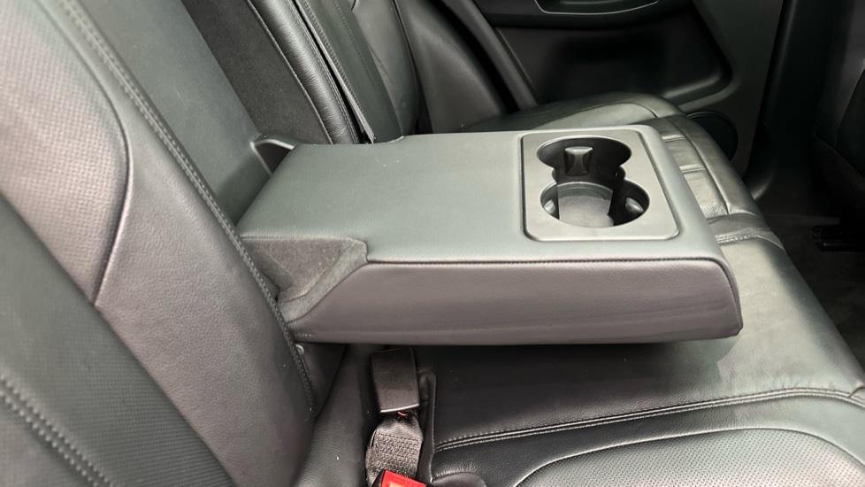 Rear Armrest/ Cup Holder