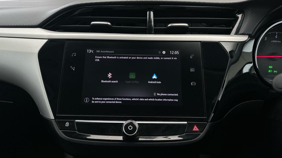 Bluetooth / Apple CarPlay / Android Auto 