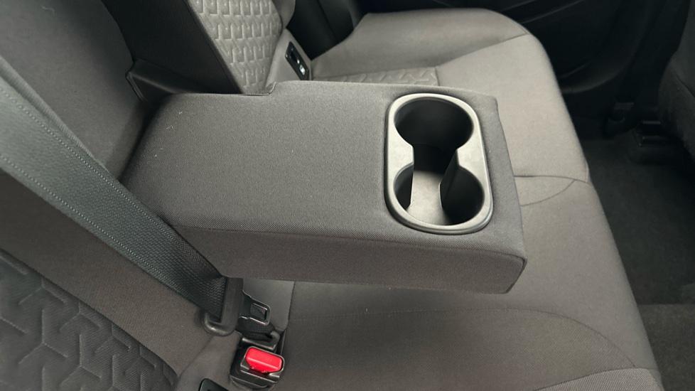 Rear Armrest/ Cup Holder