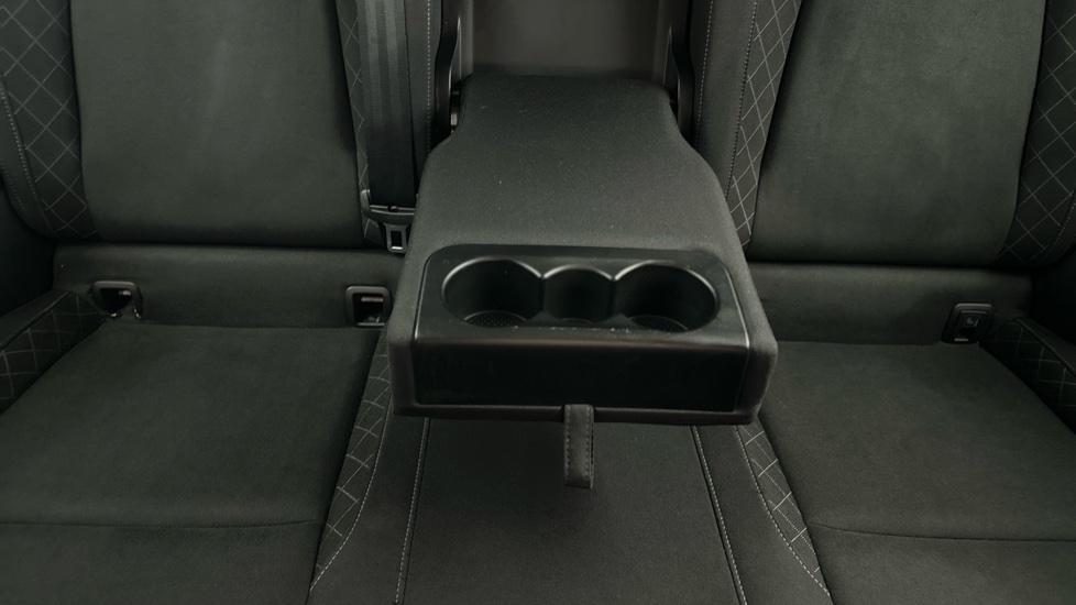 Rear Armrest/ Cup Holder