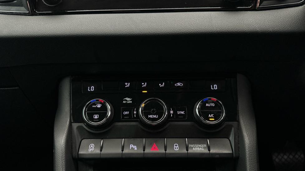 Auto Stop/Start/Air Conditioning /Dual Climate Control 