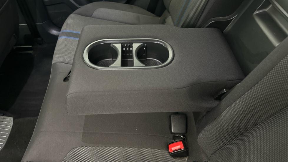 Rear Armrest/ Cup Holder