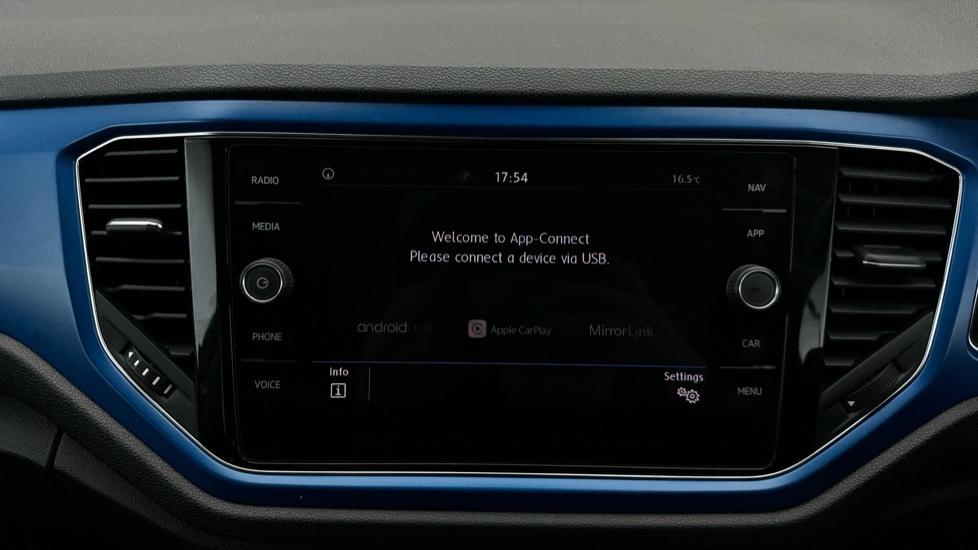 Apple Car Play & Android Auto