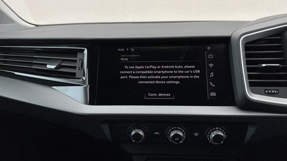 Apple CarPlay/Android Auto 