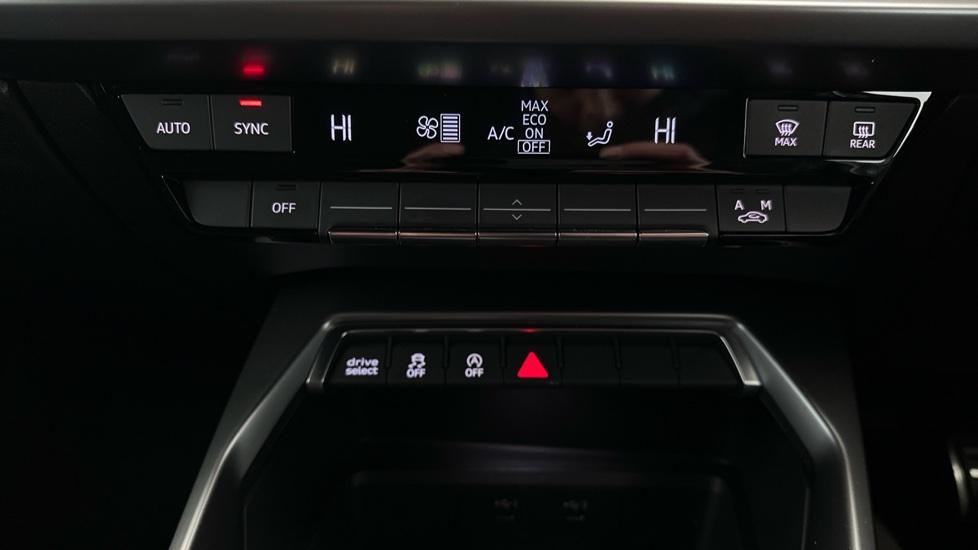 Air Conditioning /Dual Climate Control /Auto Stop/Start 