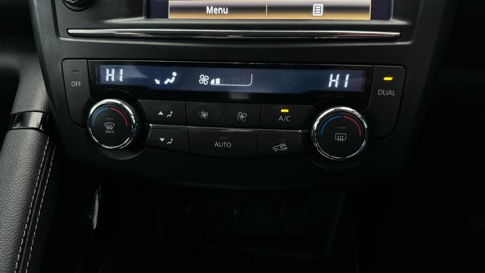 Dual Climate Control  / Air Conditioning 