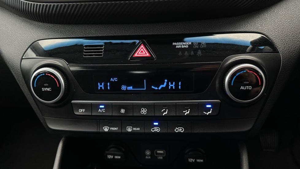 Dual Climate Control  / Air Conditioning 