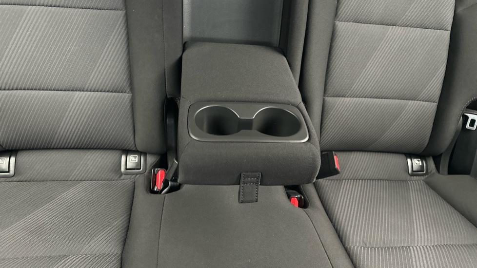 Rear Armrest/ Cup Holder