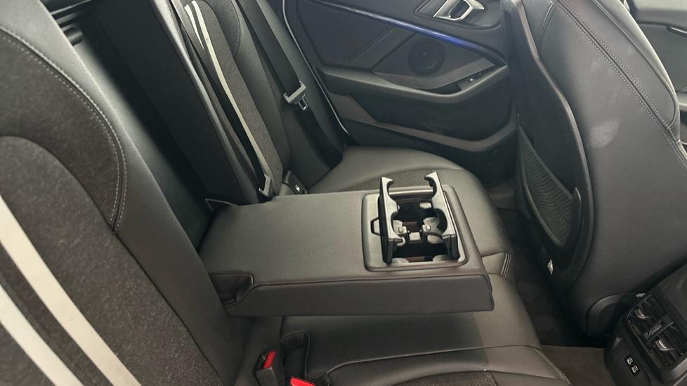 Rear Armrest/ Cup Holder