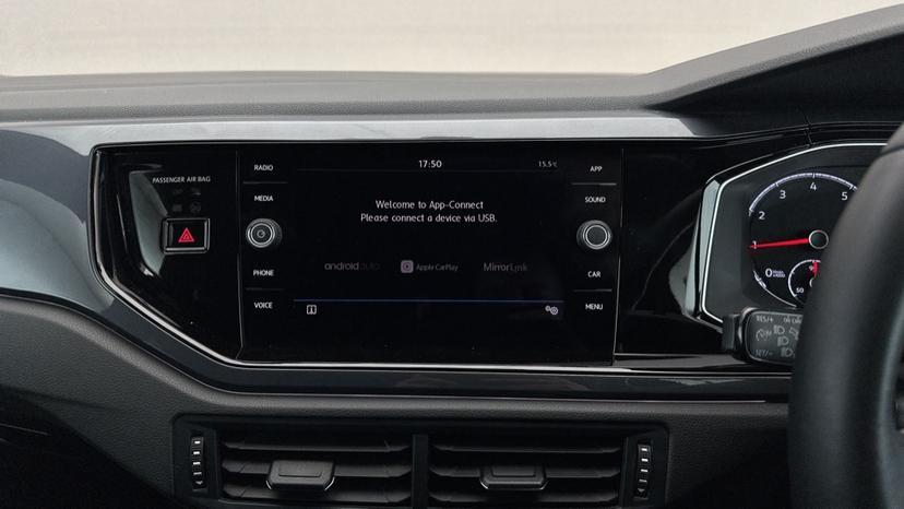 Apple CarPlay/ Android auto 