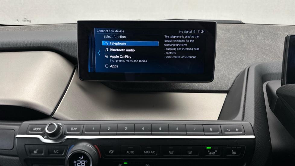 Bluetooth / Apple CarPlay / Android Auto 