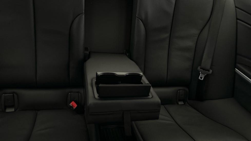 Rear Armrest/ Cup Holder