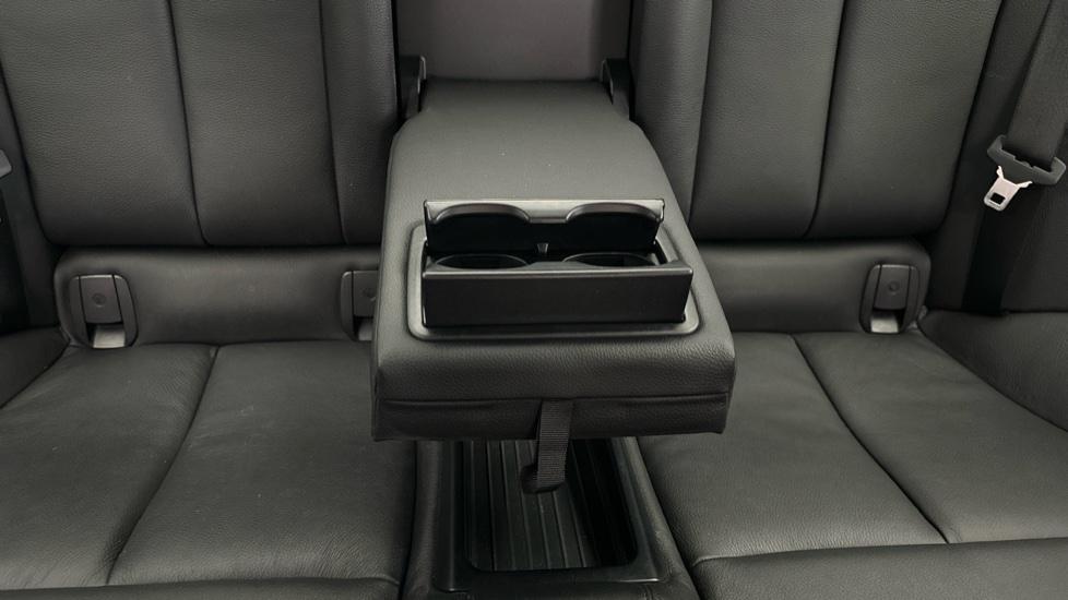 Rear Armrest/ Cup Holder