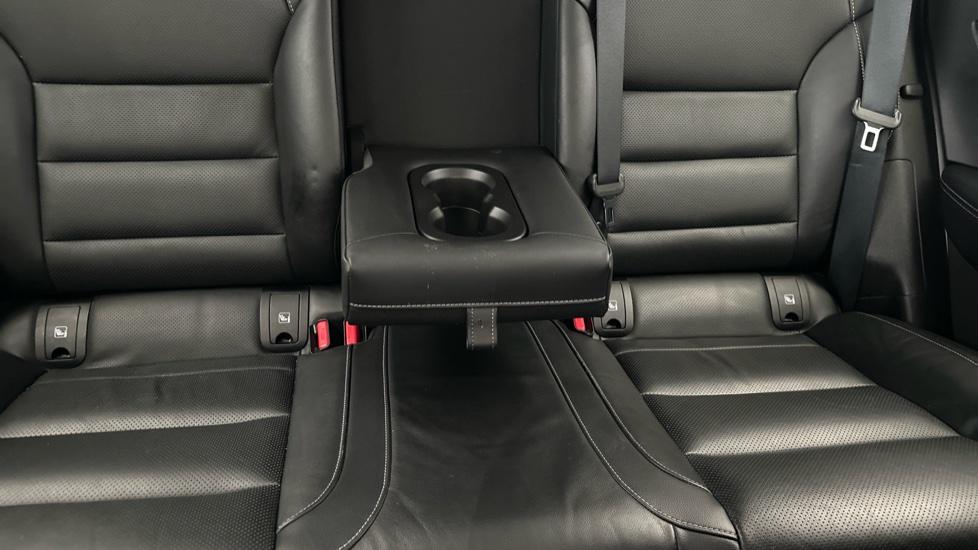 Rear Armrest/ Cup Holder