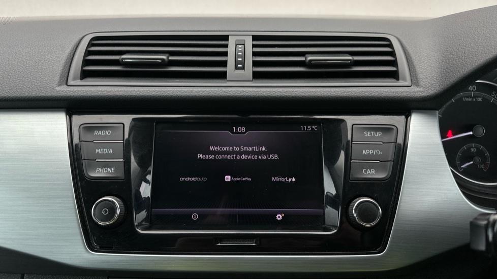 Apple Car Play & Android Auto