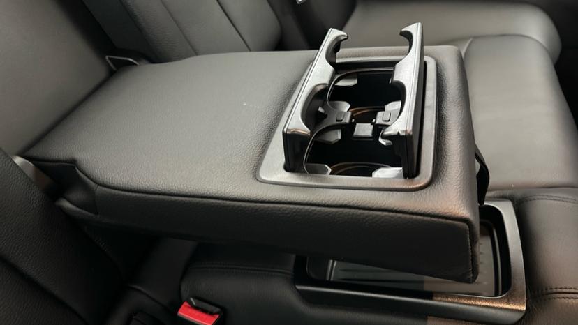 Rear Armrest/ Cup Holder