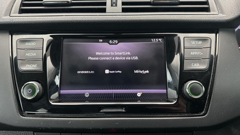 Apple Car Play & Android Auto