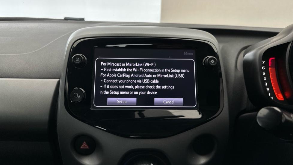 Apple Car Play & Android Auto