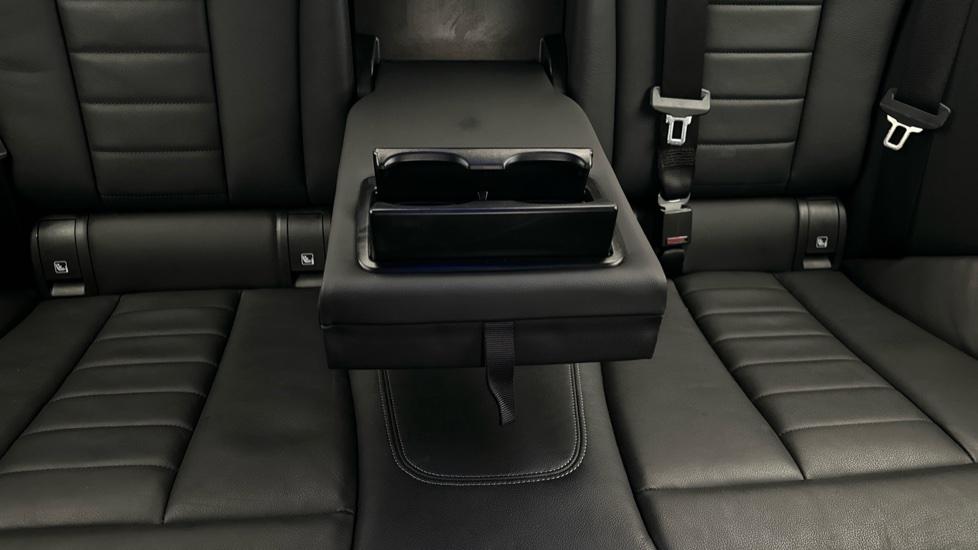 Rear Armrest/ Cup Holder