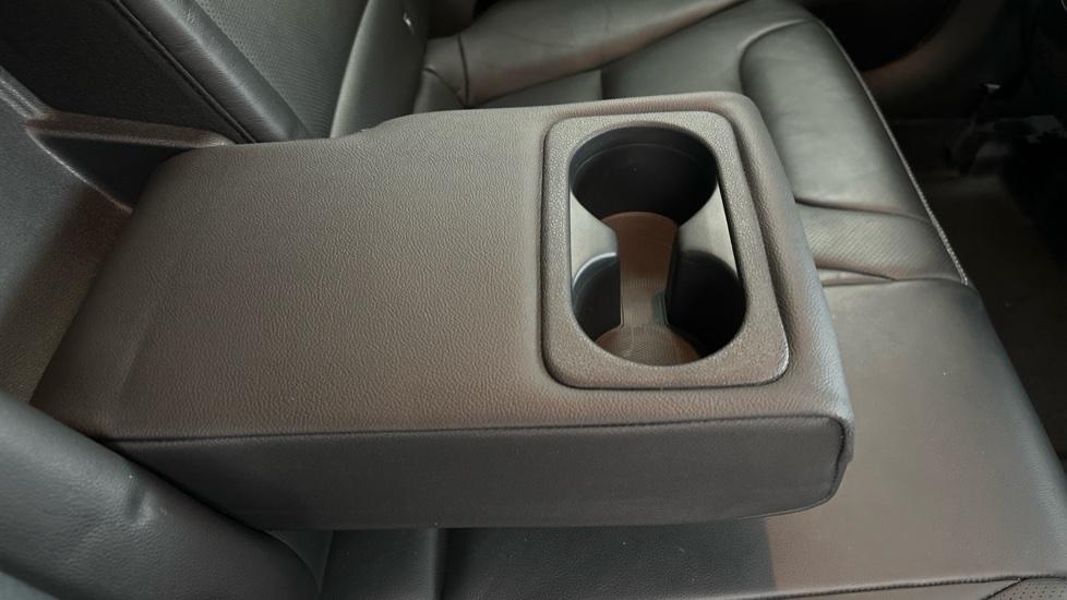 Rear Armrest/ Cup Holder