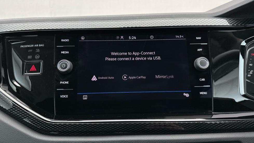 Apple Car Play & Android Auto