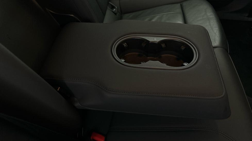 Rear Armrest/ Cup Holder