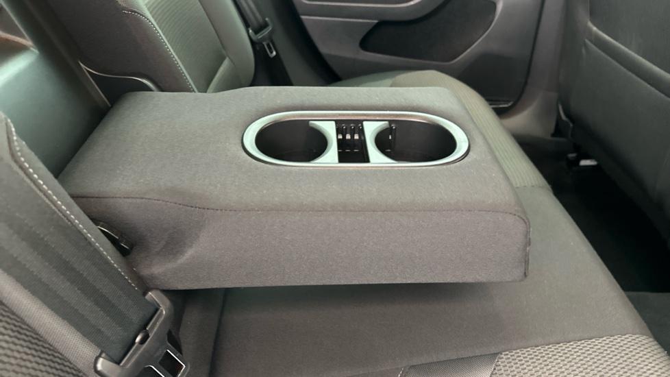 Rear Armrest/ Cup Holder