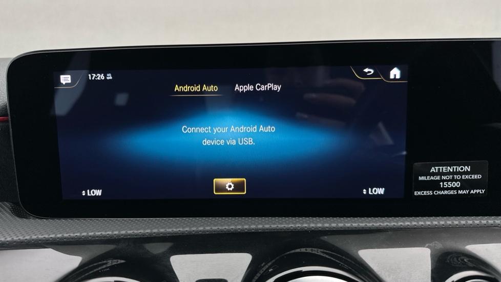 Apple Car Play & Android Auto