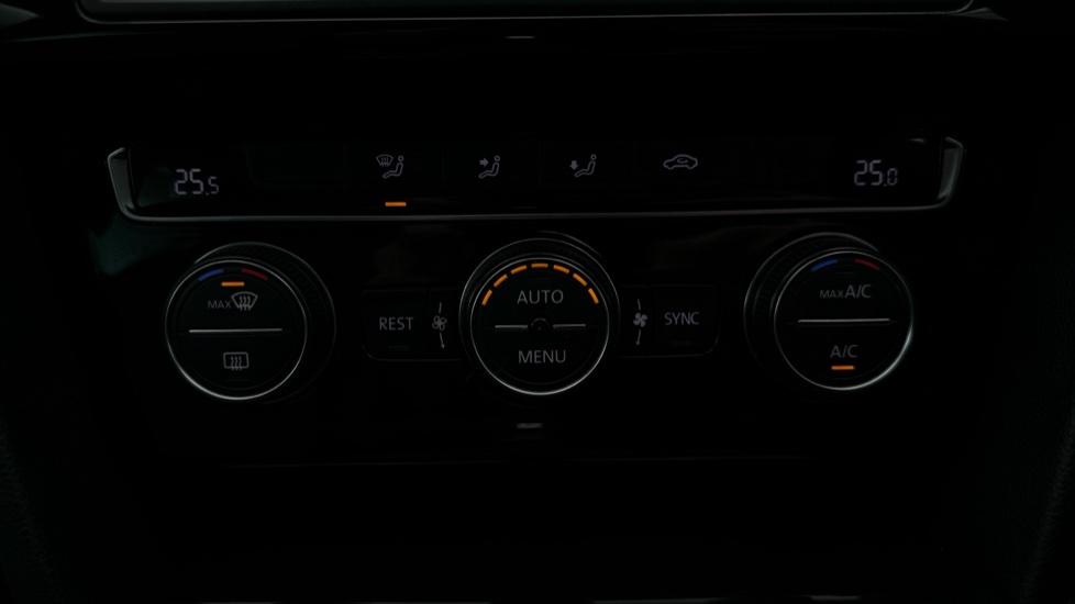 Air Conditioning /Dual Climate Control 