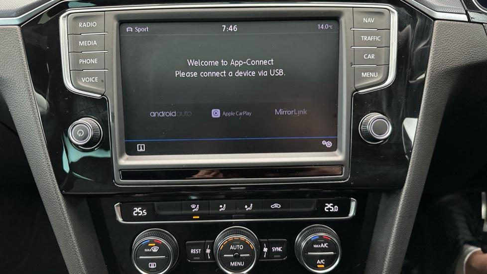 Apple Car Play & Android Auto