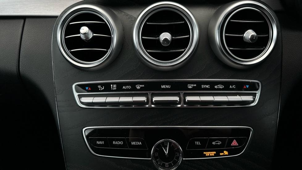 Air Conditioning /Dual Climate Control 