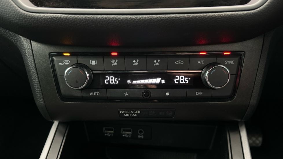 Air Conditioning /Dual Climate Control 